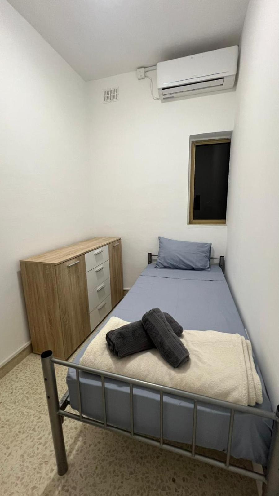 Private Room San Gwann Экстерьер фото